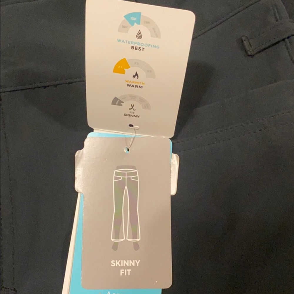 ❌ Sold ❌ Roxy softshell insulated pants - Picture 4 of 7